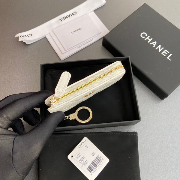 CC Hook & Chain Zipper Card Holder White Patent GHW 234739