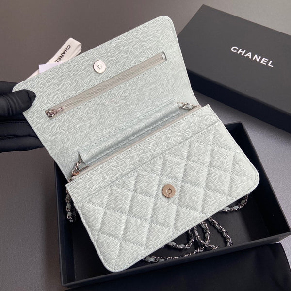 CC Woc 20cm White Grained Calfskin Silver Hardware