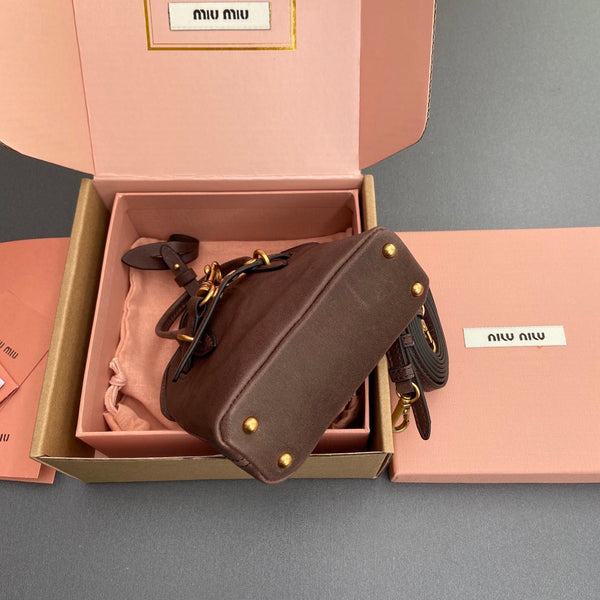 Borsa Miu 12.5 Aventure in nappa Briarwood 240401