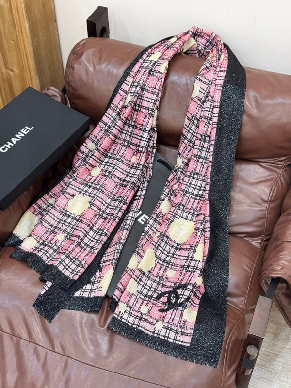 CC 25 Écharpe Camélia 110cm Cachemire Noir Rose 293163
