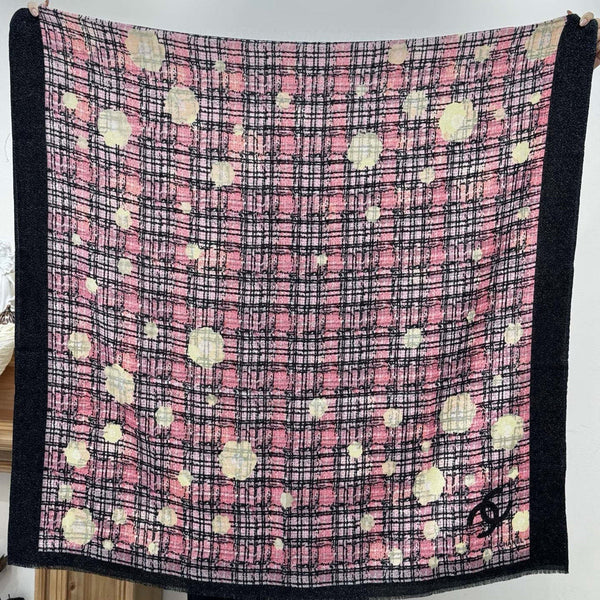 CC 25 Écharpe Camélia 110cm Cachemire Noir Rose 293163