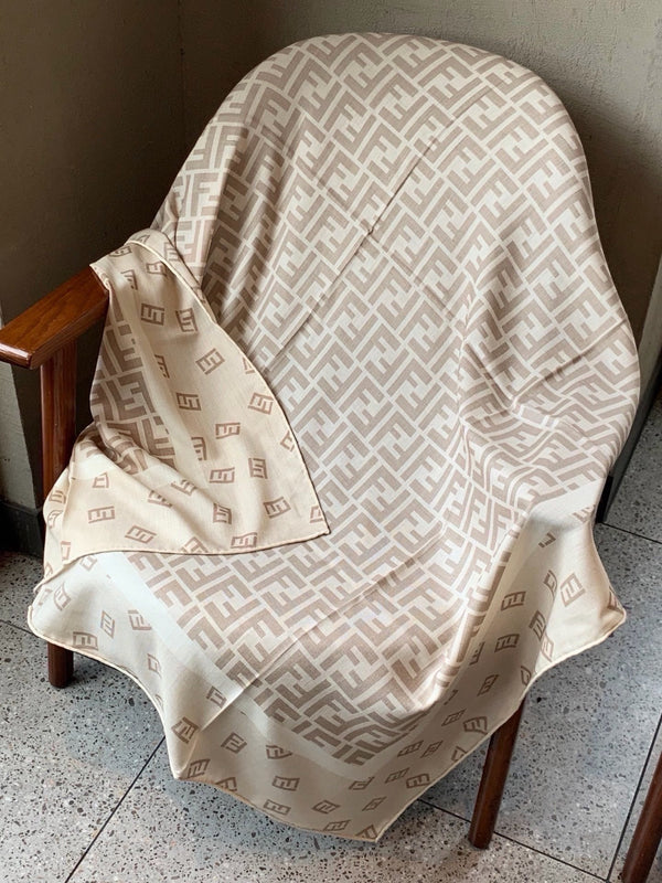 FF Scarf 140*140cm Cream Cashmere Silk 286296