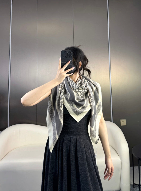 CD 26s Scarf 140cm Silk & Cashmere 304568