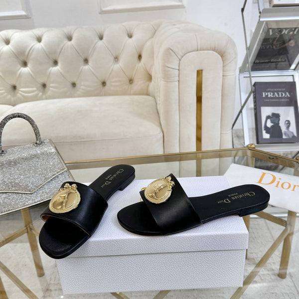 CD 26s Sandals Black Leather 667117