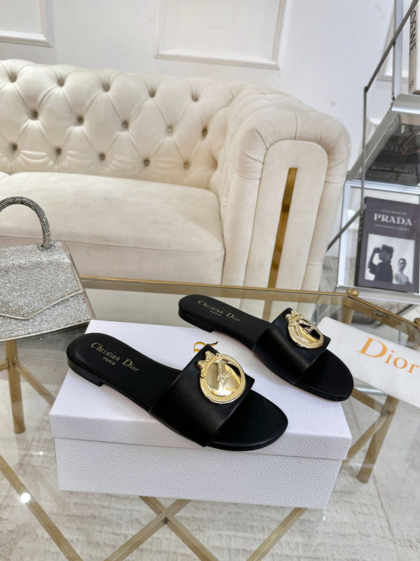 CD 26s Sandals Black Leather 667117