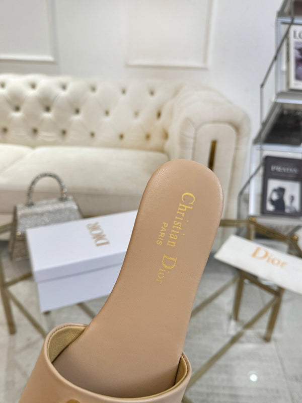 CD 26s Sandals Beige Leather 667115