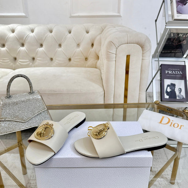 CD 26s Sandals Ivory Leather 667113