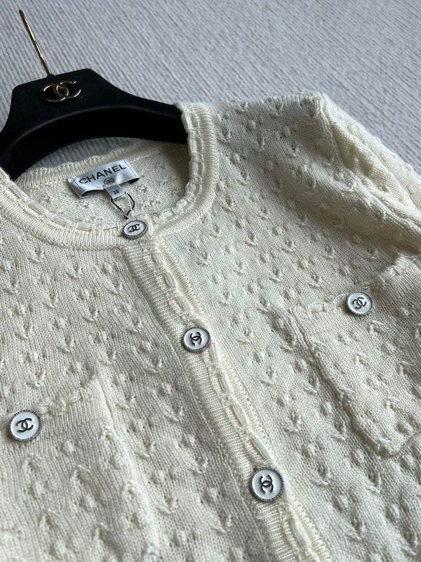 Chanel 25P Cardigan Beige Cashmere 220196