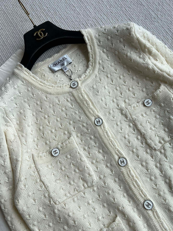 Chanel 25P Cardigan Beige Cashmere 220196
