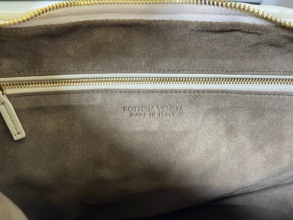 BV Bag 44cm Cream Intrecciato Leather