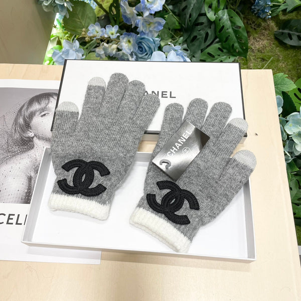 GLOVES IN DOVE GRAY WOOL WITH BLACK LOGO 425404