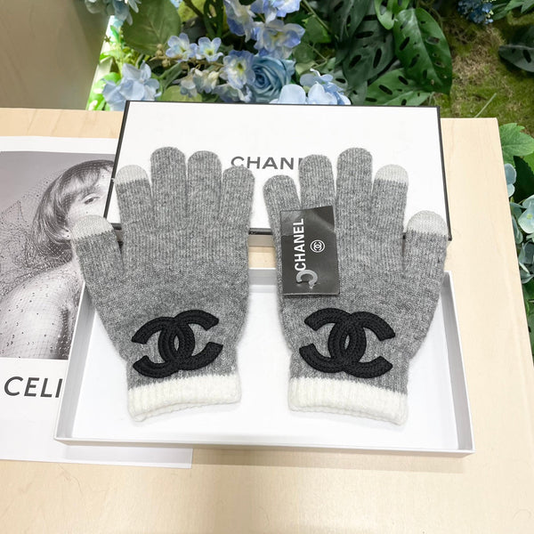 GLOVES IN DOVE GRAY WOOL WITH BLACK LOGO 425404