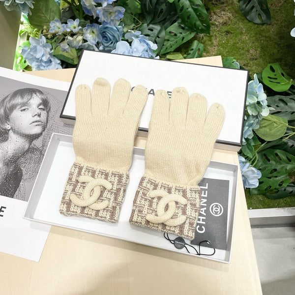 GLOVES IN BISQUE BEIGE WOOL KNIT 462429