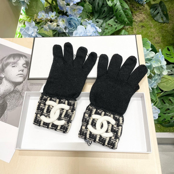 GLOVES IN BLACK MIX WHITE WOOL KNIT 462431