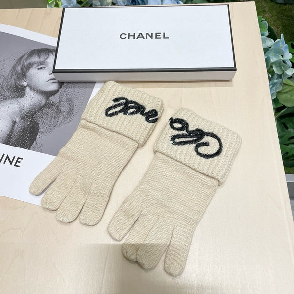 GLOVES IN BEIGE WOOL WITH BLACK LOGO 465775