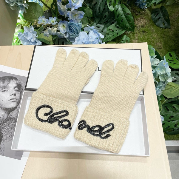 GLOVES IN BEIGE WOOL WITH BLACK LOGO 465775