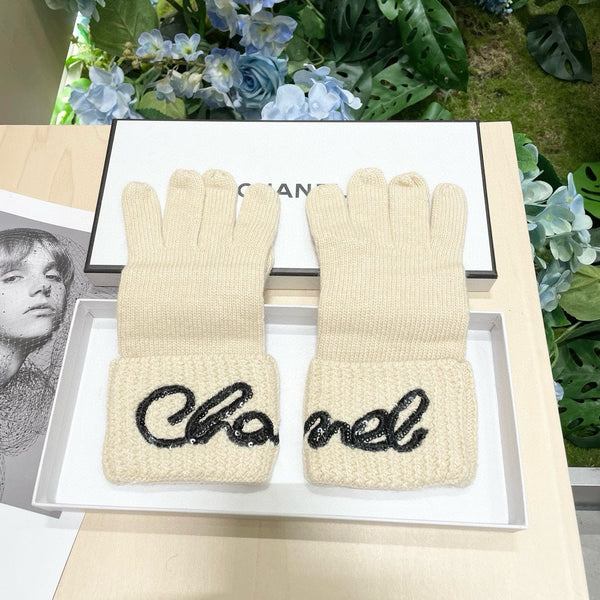 GLOVES IN BEIGE WOOL WITH BLACK LOGO 465775