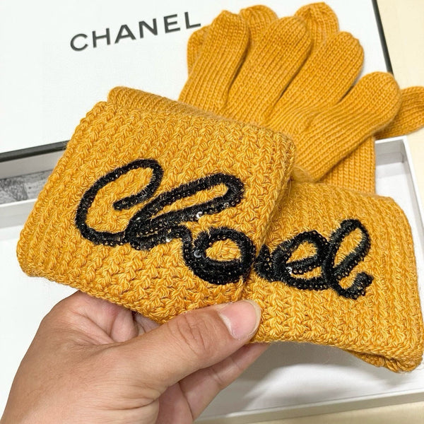 GLOVES IN MUSTARD YELLOW WOOL WITH BLACK LOGO 465776
