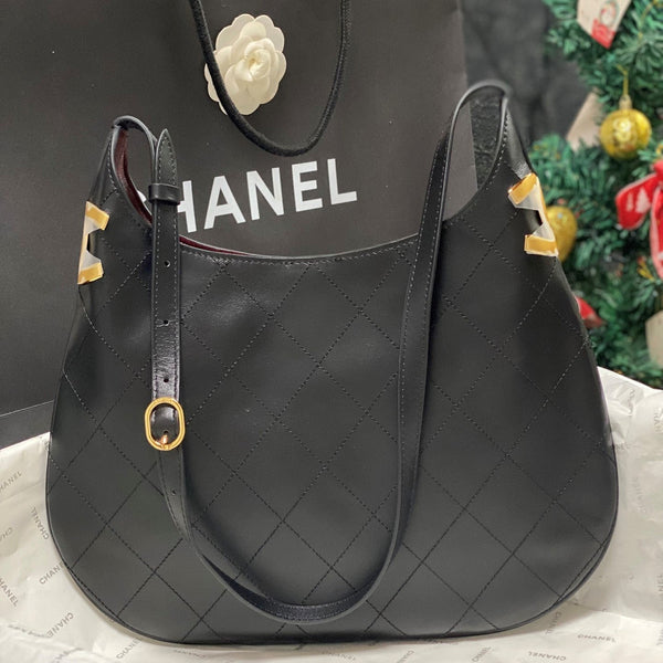 CC 2026 Hobo Bag 28CM Lambskin Leather
