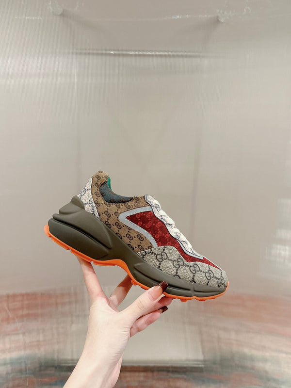 GG RHYTON TRAINER GRIGIO CHIARO E PELLE DI VITELLO SCARLATTO