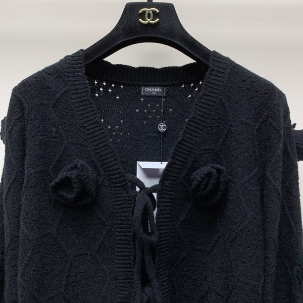 CC 25 Cardigan lavorato a maglia con motivo floreale tridimensionale in nero 277589