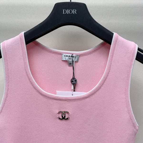 CC 25 Round Neck Knitted Embroidered Logo Vest in Pink 277576