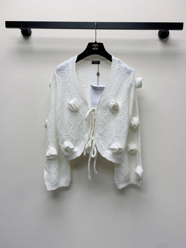 CC 25 Knitted Three-Dimensional Flower Tie Cardigan in White  277591