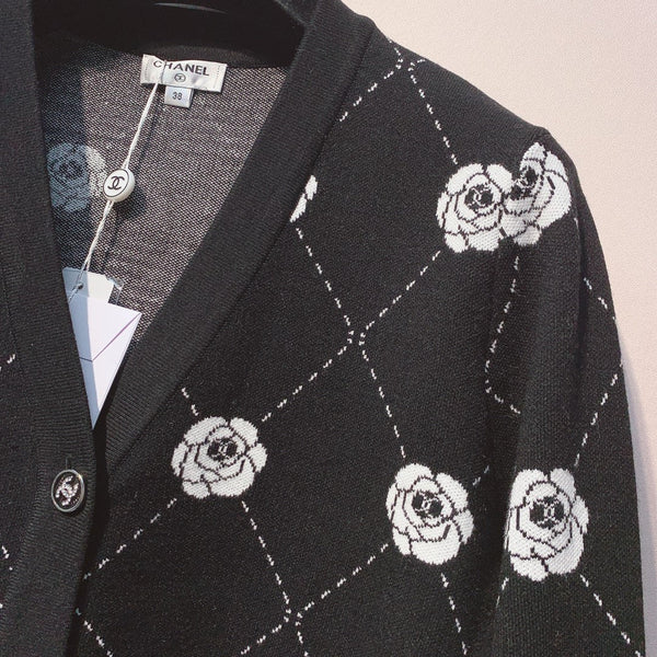 CC 25 Cardigan Nero Con Fiori Lana 293386