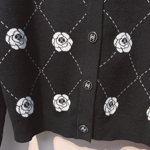 CC 25 Cardigan Nero Con Fiori Lana 293386