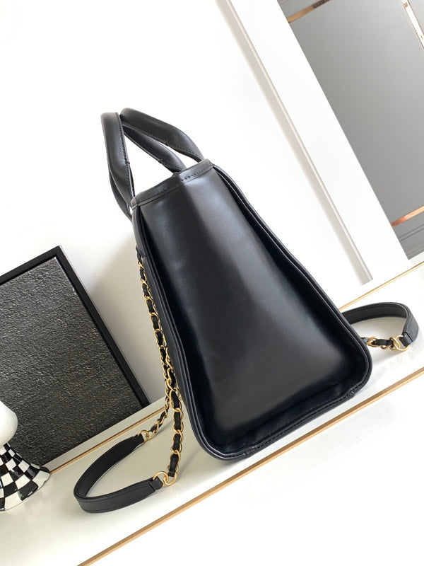 BORSA CC MEDIA DEAUVILLE 33CM IN PELLE DI VITELLO NERA GHW