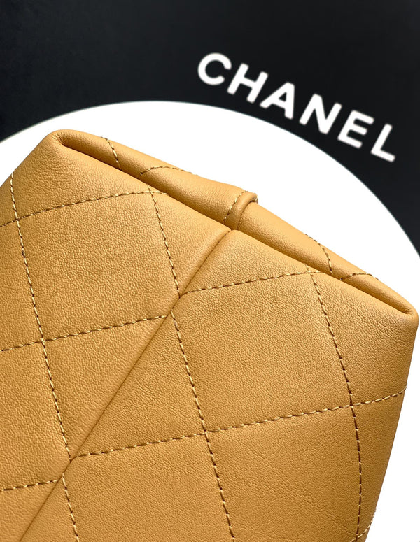 Chanel 26C Hobo Bag Beige Cowhide GHW 272334