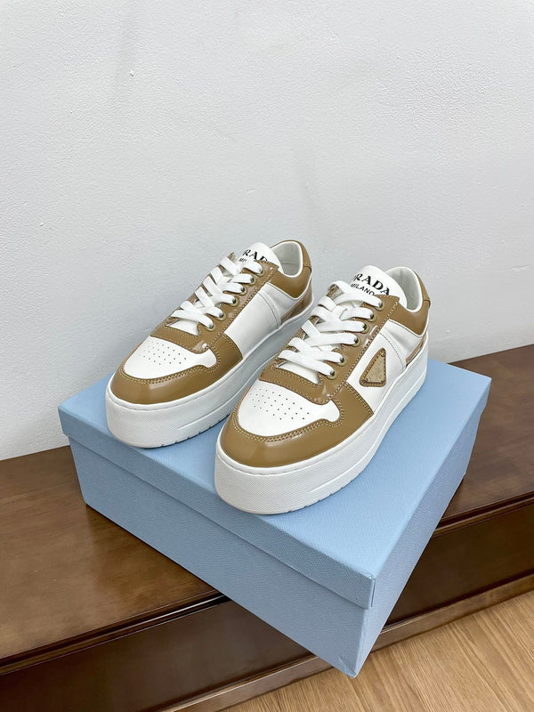 SNEAKERS PRA DOWNTOWN BOLD IN PELLE DI VITELLO BIANCA E NOCCIOLA