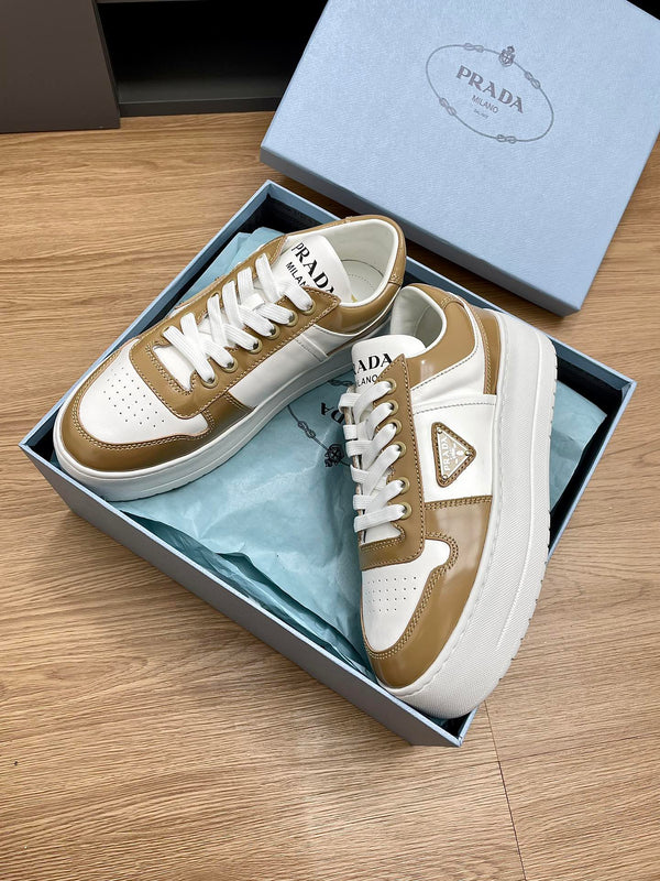 SNEAKERS PRA DOWNTOWN BOLD IN PELLE DI VITELLO BIANCA E NOCCIOLA