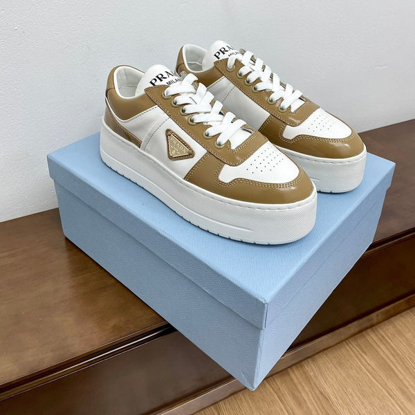 SNEAKERS PRA DOWNTOWN BOLD IN PELLE DI VITELLO BIANCA E NOCCIOLA