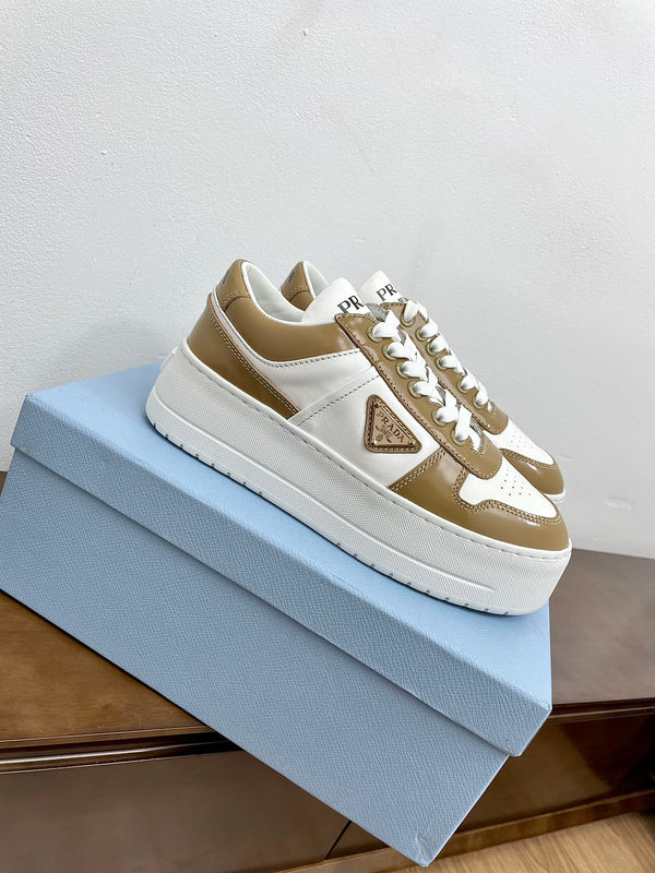 SNEAKERS PRA DOWNTOWN BOLD IN PELLE DI VITELLO BIANCA E NOCCIOLA