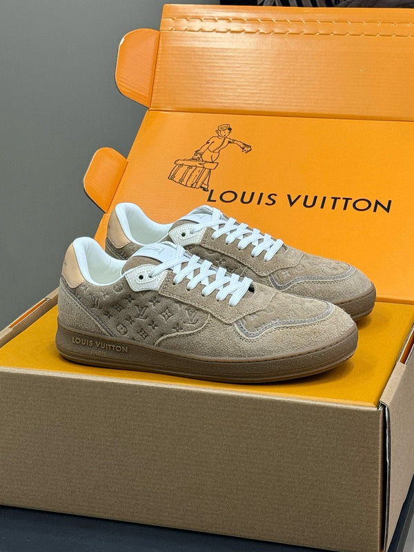 SNEAKER STADIUM IN CAMOSCIO CON MONOGRAMMA IN RILIEVO MARRONE CACHI