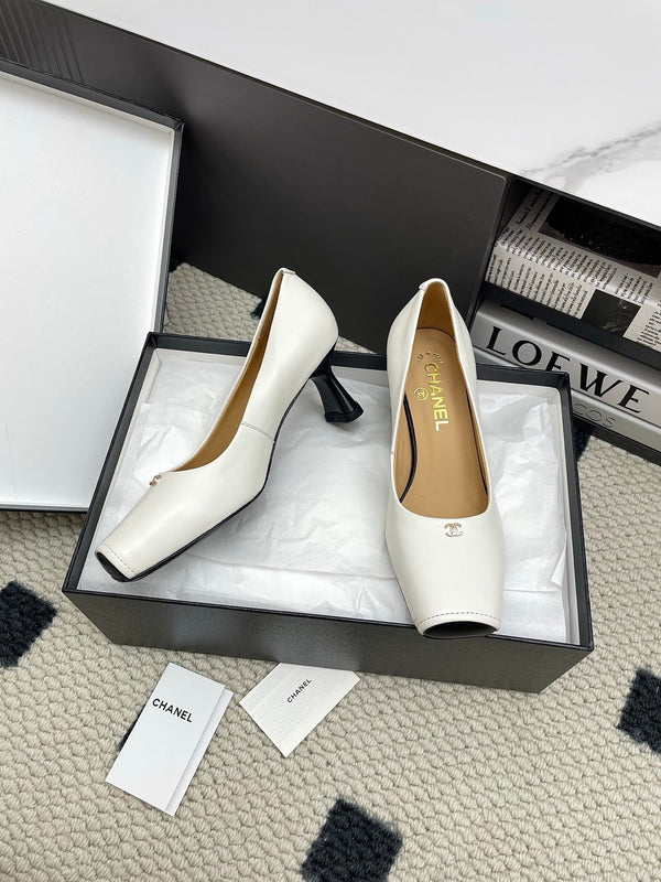 CC Square-Toe Pumps 65mm White Sheepskin 427016