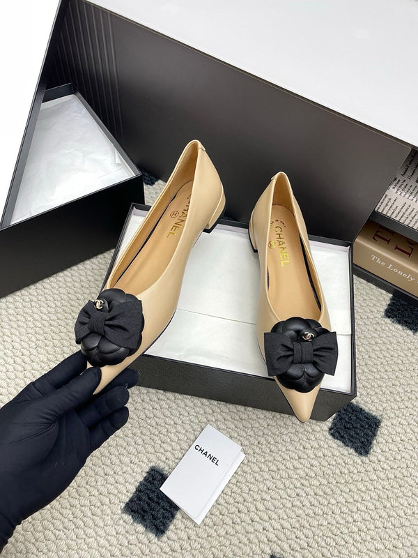 CC Logo Bow with Camellia Ballerina Flats Black Beige Cowhide Sheepskin 427020