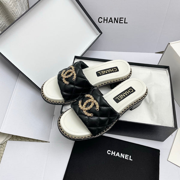 CC 26SS Black White Gold Quilted Lambskin 726542