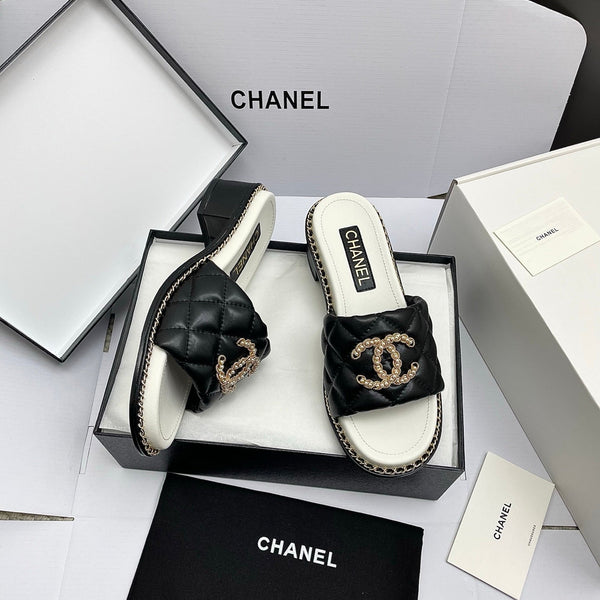 CC 26SS Black White Gold Quilted Lambskin 726542