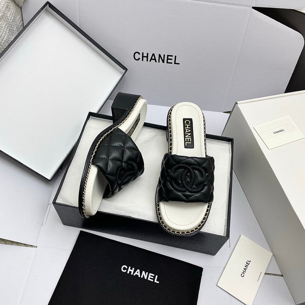 CC 26SS Black White Quilted Lambskin 726546
