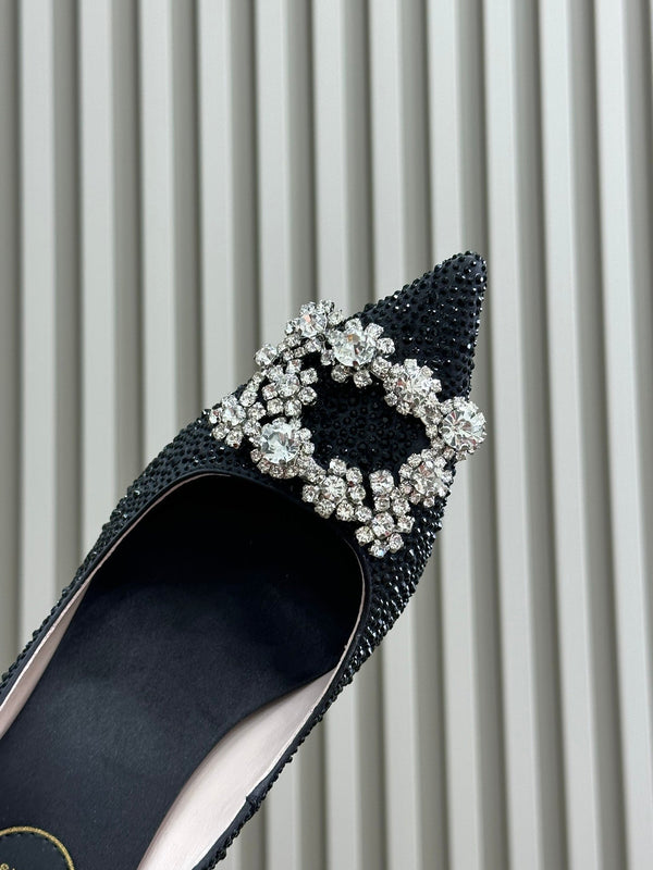 Décolleté con fibbia in strass a forma di fiore 85 in pelle nera con cristalli