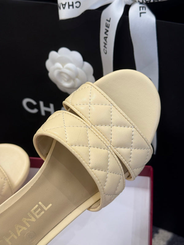 CC 25SS Ciabatte Miele 5cm Pelle di Agnello Beige 319638