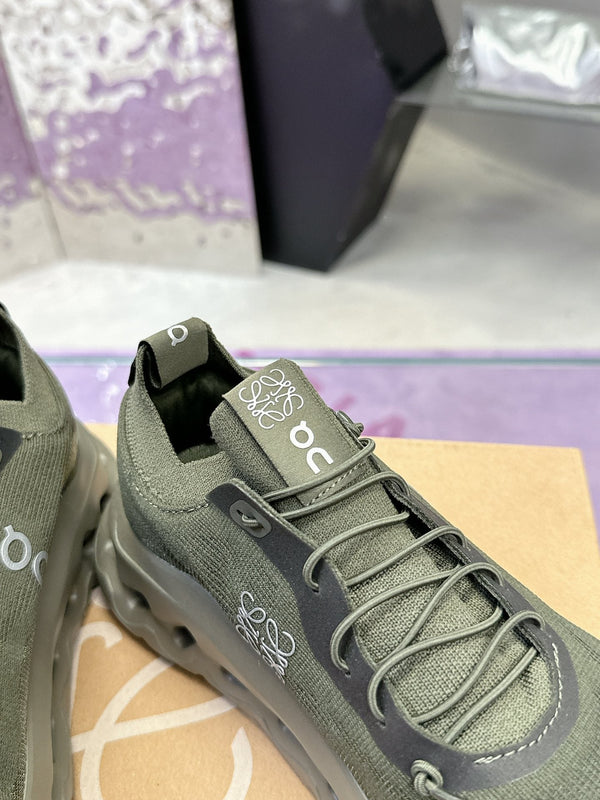 Sneaker Loewe x On Cloudtilt in pelle di vitello verde muschio