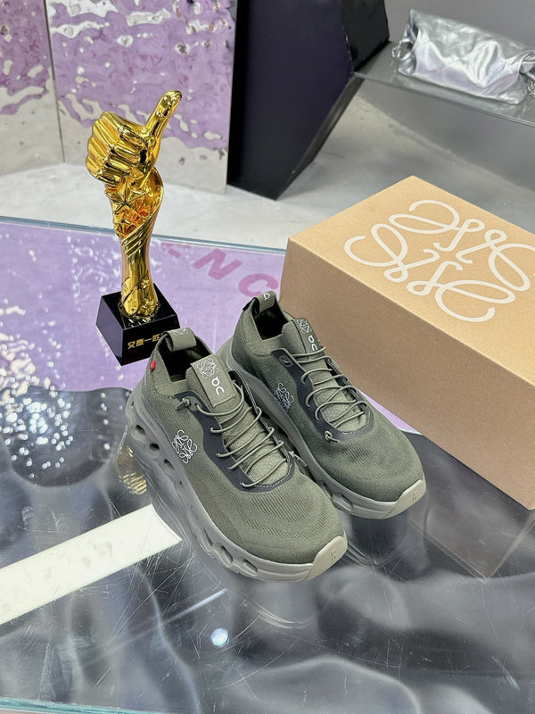 Sneaker Loewe x On Cloudtilt in pelle di vitello verde muschio