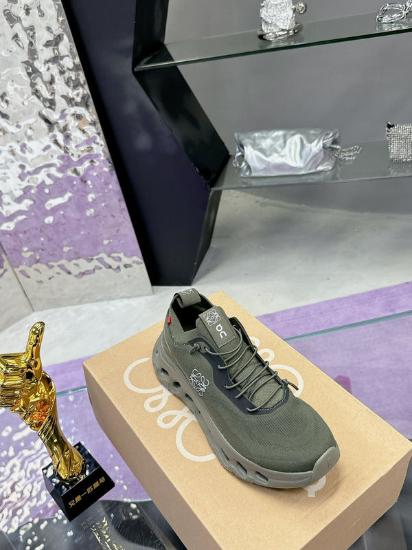Sneaker Loewe x On Cloudtilt in pelle di vitello verde muschio
