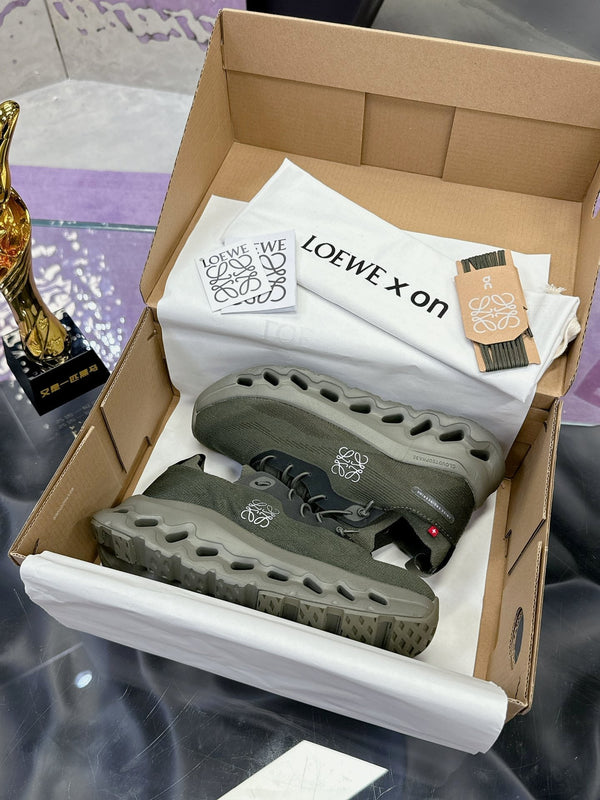 Sneaker Loewe x On Cloudtilt in pelle di vitello verde muschio