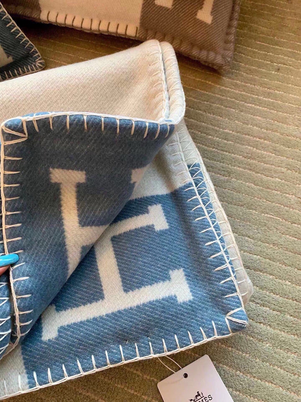 HM Blanket Blue White Wool Cashmere