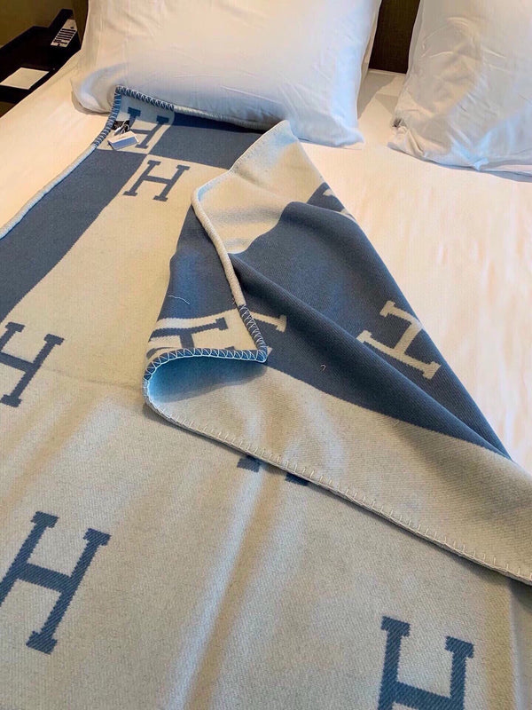 HM Blanket Blue White Wool Cashmere