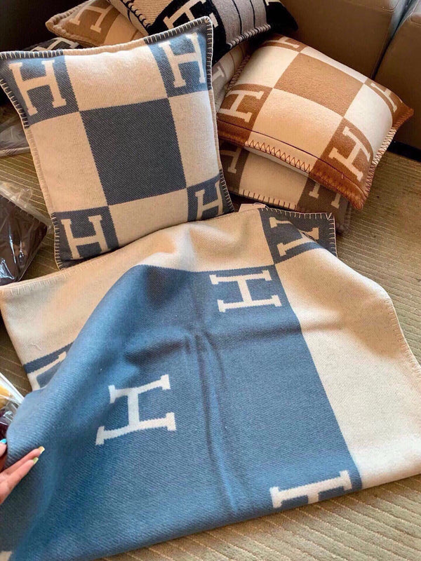 HM Blanket Blue White Wool Cashmere